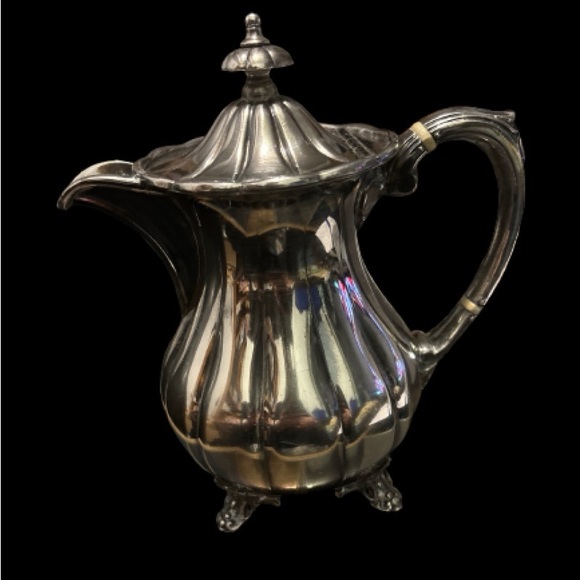 The Hannow Silver Company Primrose Plate Silver Coffee/ Teapot - Picture 4 of 9